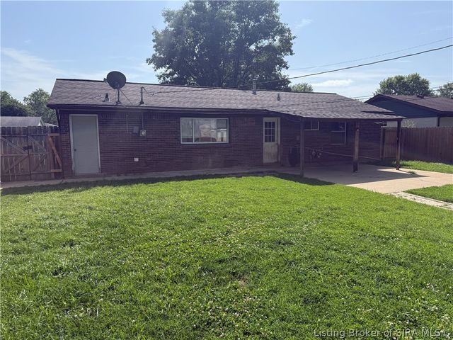 2336 Tupelo Drive, Clarksville, IN 47129