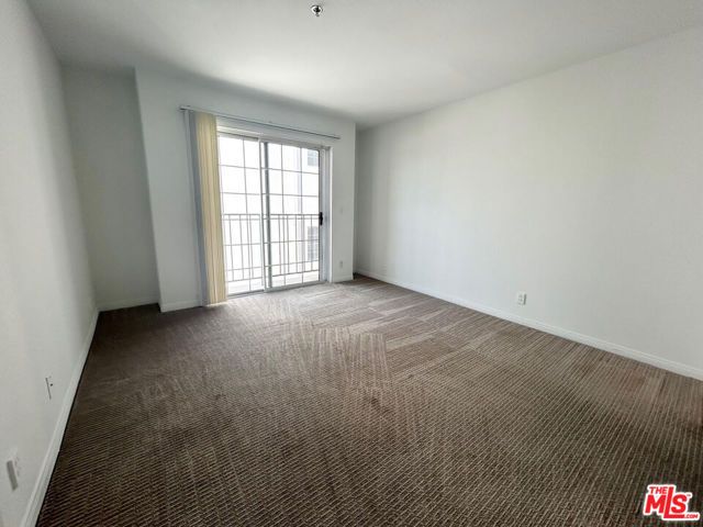 11734 MONTANA Avenue 409, Los Angeles, CA 90049