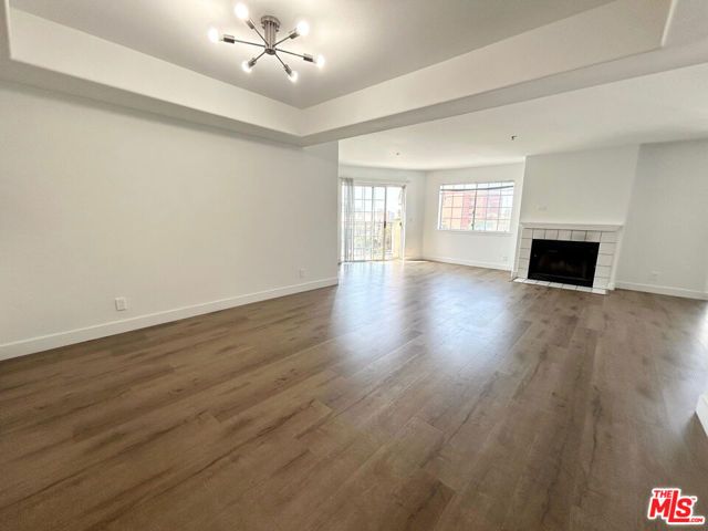11734 MONTANA Avenue 409, Los Angeles, CA 90049
