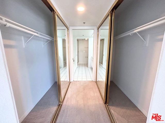 11734 MONTANA Avenue 409, Los Angeles, CA 90049