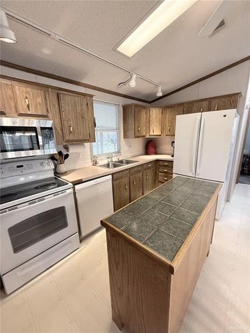 201 Hub Drive, Mission, TX 78574