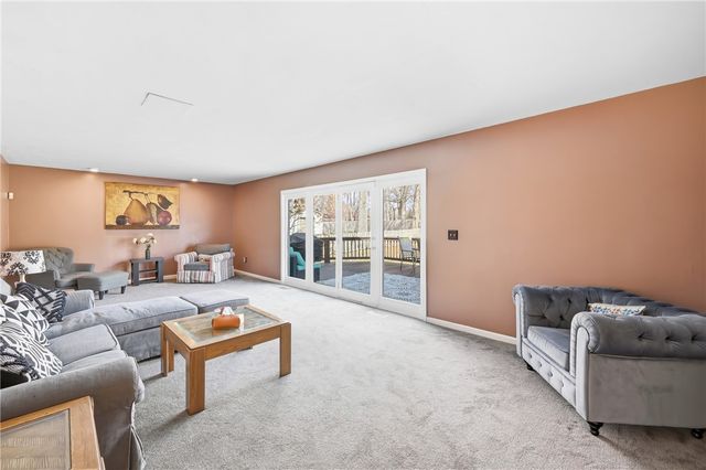 3036 Baywoods Dr, South Pymatuning Twp, PA 16150