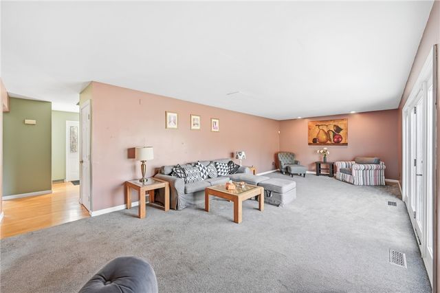 3036 Baywoods Dr, South Pymatuning Twp, PA 16150