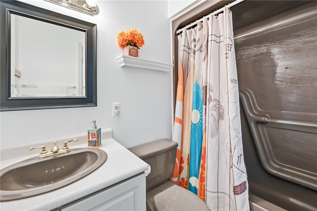 3036 Baywoods Dr, South Pymatuning Twp, PA 16150