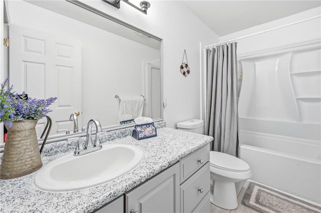 3036 Baywoods Dr, South Pymatuning Twp, PA 16150