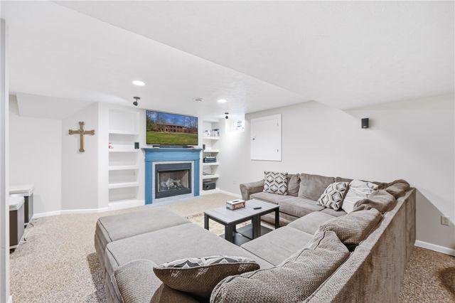 3036 Baywoods Dr, South Pymatuning Twp, PA 16150