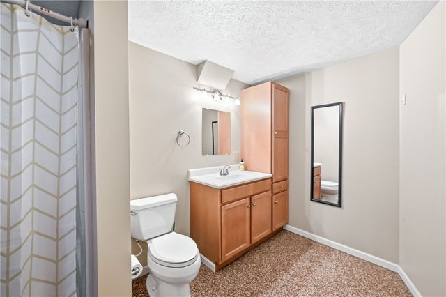 3036 Baywoods Dr, South Pymatuning Twp, PA 16150