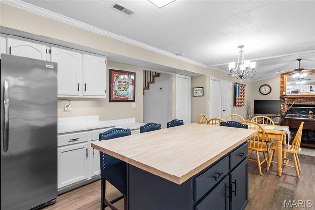 504 Crestwood Drive, Swansea, IL 62226