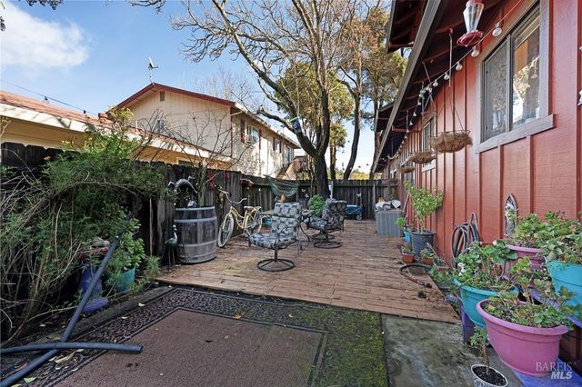 1311 Prentice Dr, Healdsburg, CA 95448