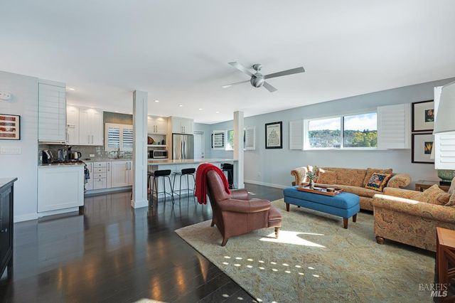 1311 Prentice Dr, Healdsburg, CA 95448