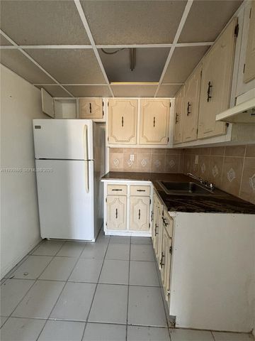 8425 Harding Ave 5, Miami Beach, FL 33141