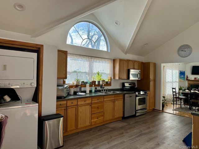 601 Little East Neck Road, West Babylon, NY 11704