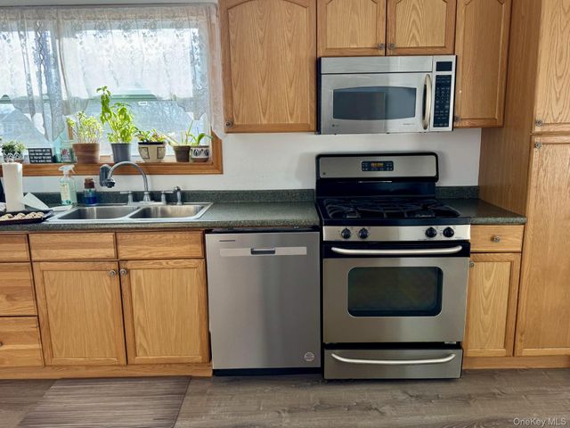 601 Little East Neck Road, West Babylon, NY 11704