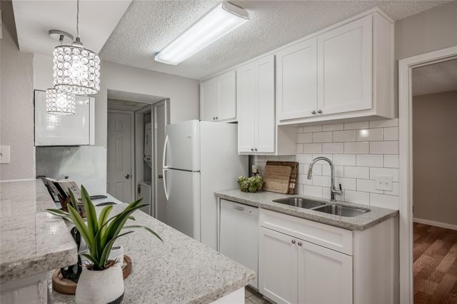 12660 Ashford Point Drive 612, Houston, TX 77082