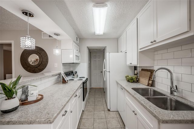 12660 Ashford Point Drive 612, Houston, TX 77082