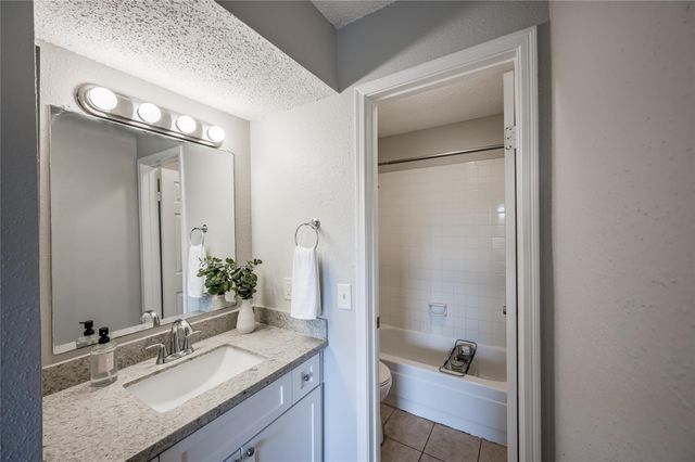 12660 Ashford Point Drive 612, Houston, TX 77082