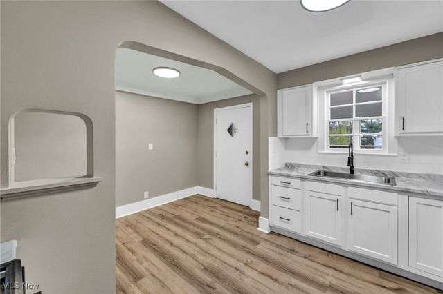 19315 Gladstone Road, Warrensville Heights, OH 44122