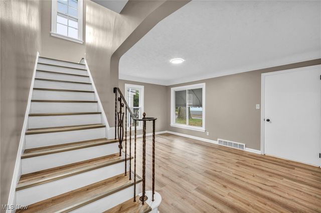 19315 Gladstone Road, Warrensville Heights, OH 44122