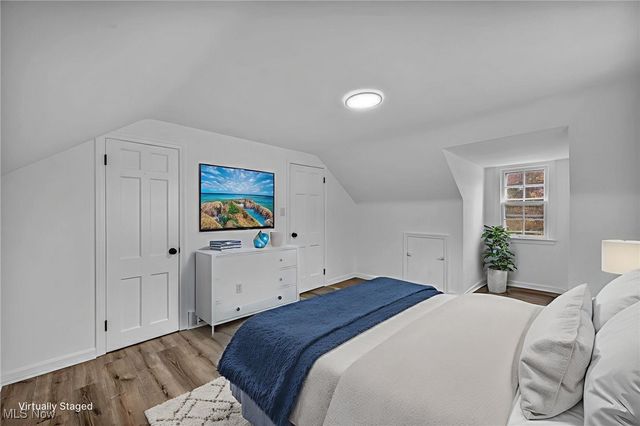 19315 Gladstone Road, Warrensville Heights, OH 44122