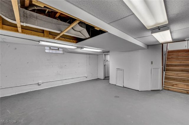 19315 Gladstone Road, Warrensville Heights, OH 44122