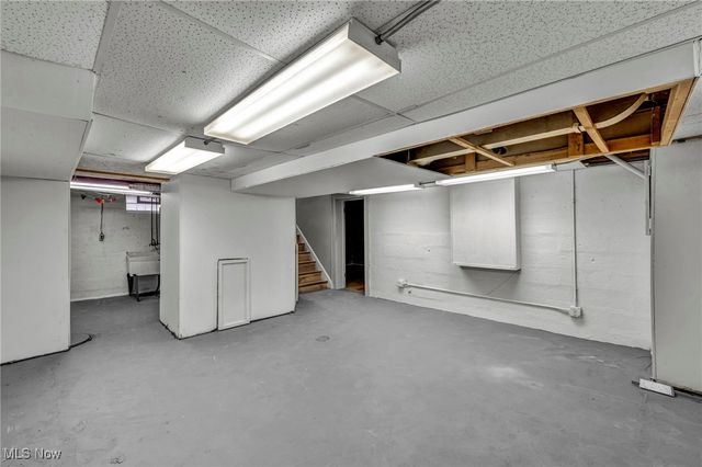 19315 Gladstone Road, Warrensville Heights, OH 44122