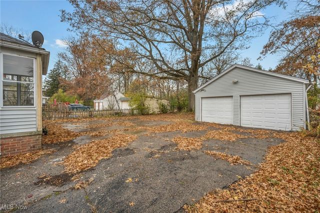 19315 Gladstone Road, Warrensville Heights, OH 44122