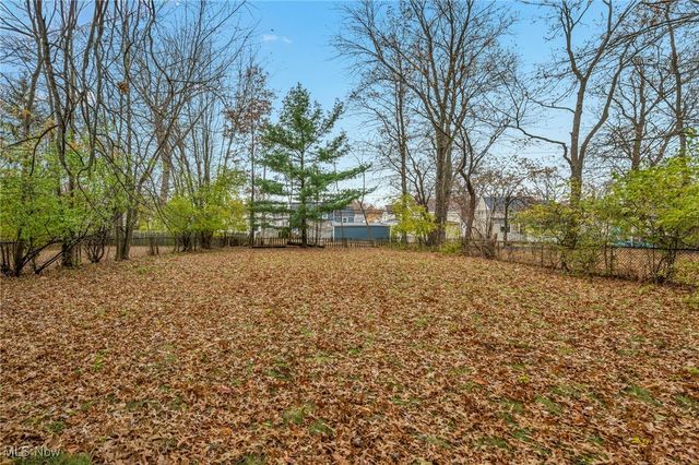 19315 Gladstone Road, Warrensville Heights, OH 44122