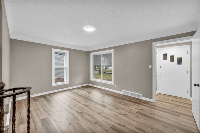 19315 Gladstone Road, Warrensville Heights, OH 44122