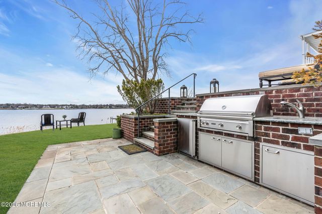 734 Navesink River Road, Red Bank, NJ 07701