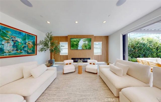 17777 Joshua Cir, Fountain Valley, CA 92708