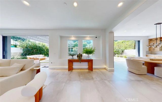 17777 Joshua Cir, Fountain Valley, CA 92708