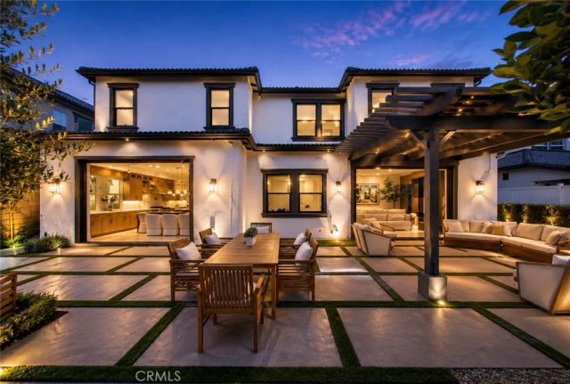 17777 Joshua Cir, Fountain Valley, CA 92708