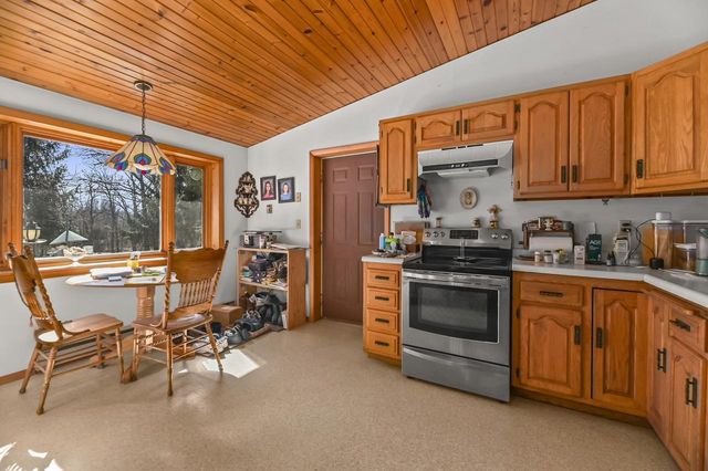 5355 Northwest HIGHWAY, Waterford, WI 53185