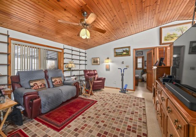 5355 Northwest HIGHWAY, Waterford, WI 53185