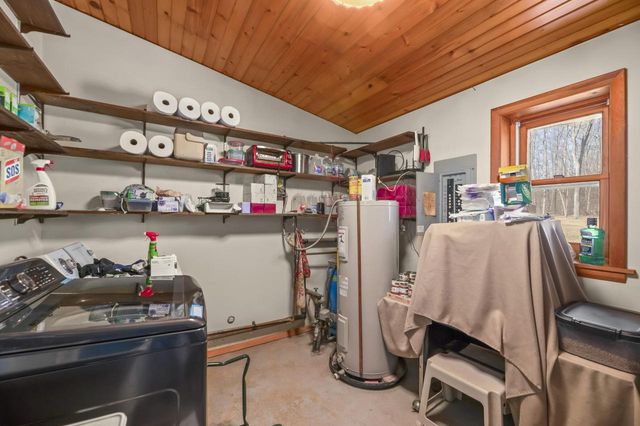 5355 Northwest HIGHWAY, Waterford, WI 53185