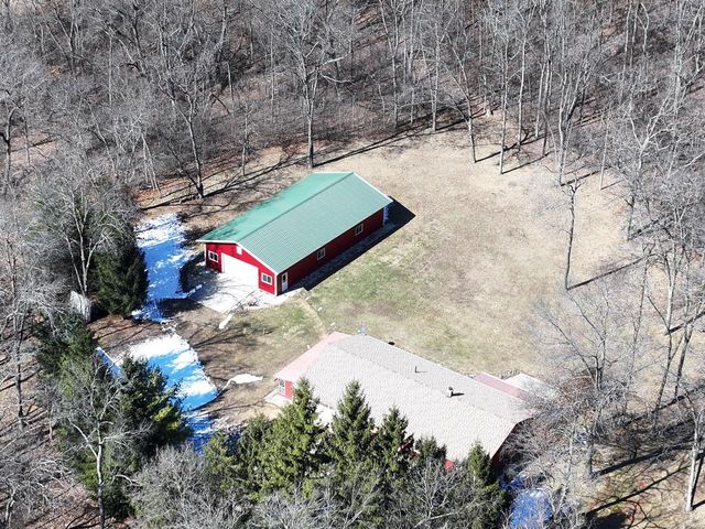 5355 Northwest HIGHWAY, Waterford, WI 53185