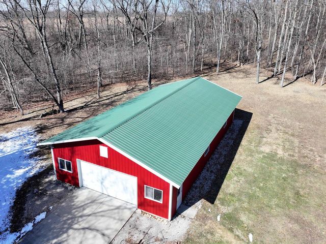 5355 Northwest HIGHWAY, Waterford, WI 53185
