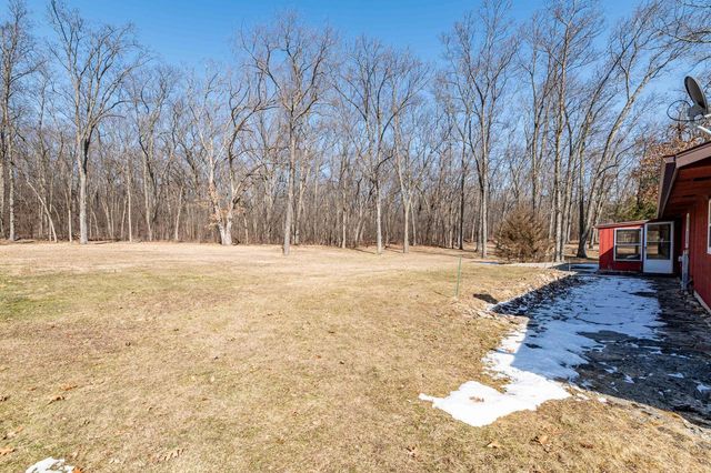 5355 Northwest HIGHWAY, Waterford, WI 53185