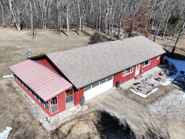 5355 Northwest HIGHWAY, Waterford, WI 53185