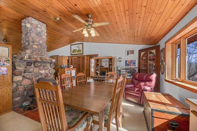 5355 Northwest HIGHWAY, Waterford, WI 53185