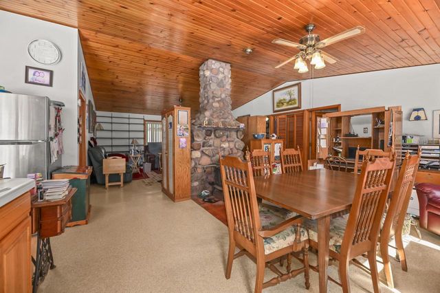 5355 Northwest HIGHWAY, Waterford, WI 53185