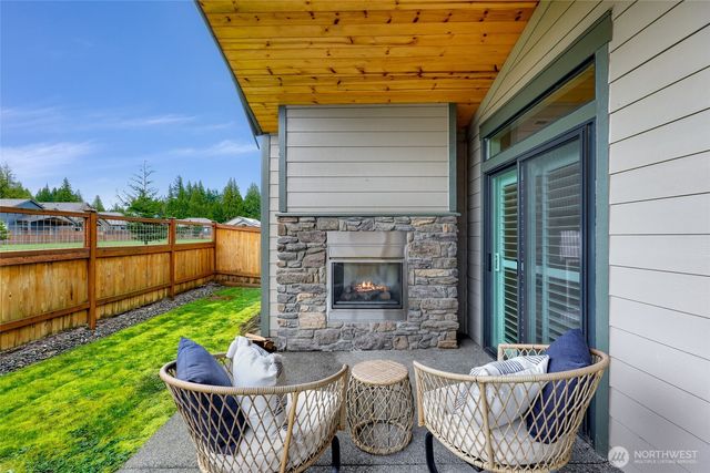 1412 Woods Point Loop, Ferndale, WA 98248