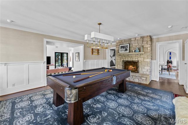 24 Oakleigh Lane, Ladue, MO 63124