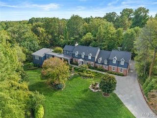 24 Oakleigh Lane, Ladue, MO 63124