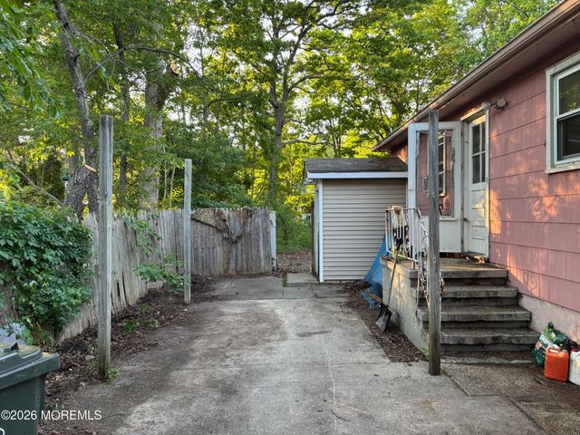 15 E 1st Street, Howell, NJ 07731