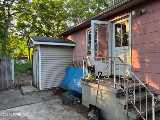 15 E 1st Street, Howell, NJ 07731