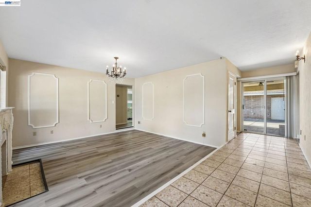 214 Redondo Dr, Pittsburg, CA 94565