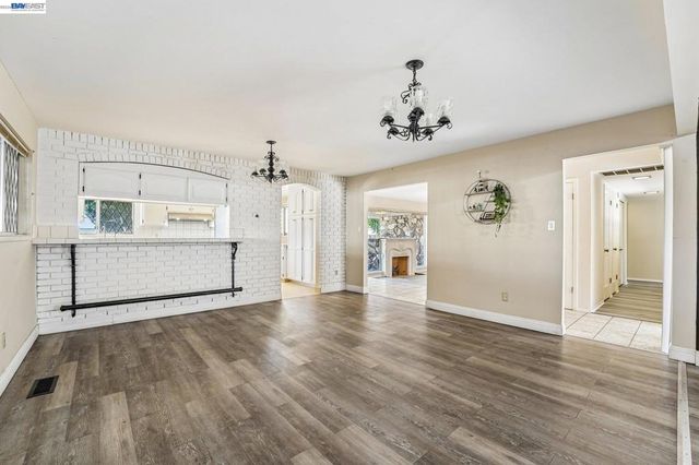 214 Redondo Dr, Pittsburg, CA 94565
