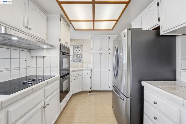 214 Redondo Dr, Pittsburg, CA 94565