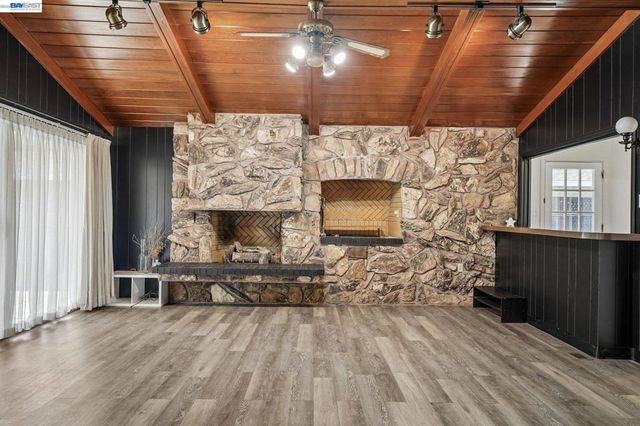 214 Redondo Dr, Pittsburg, CA 94565